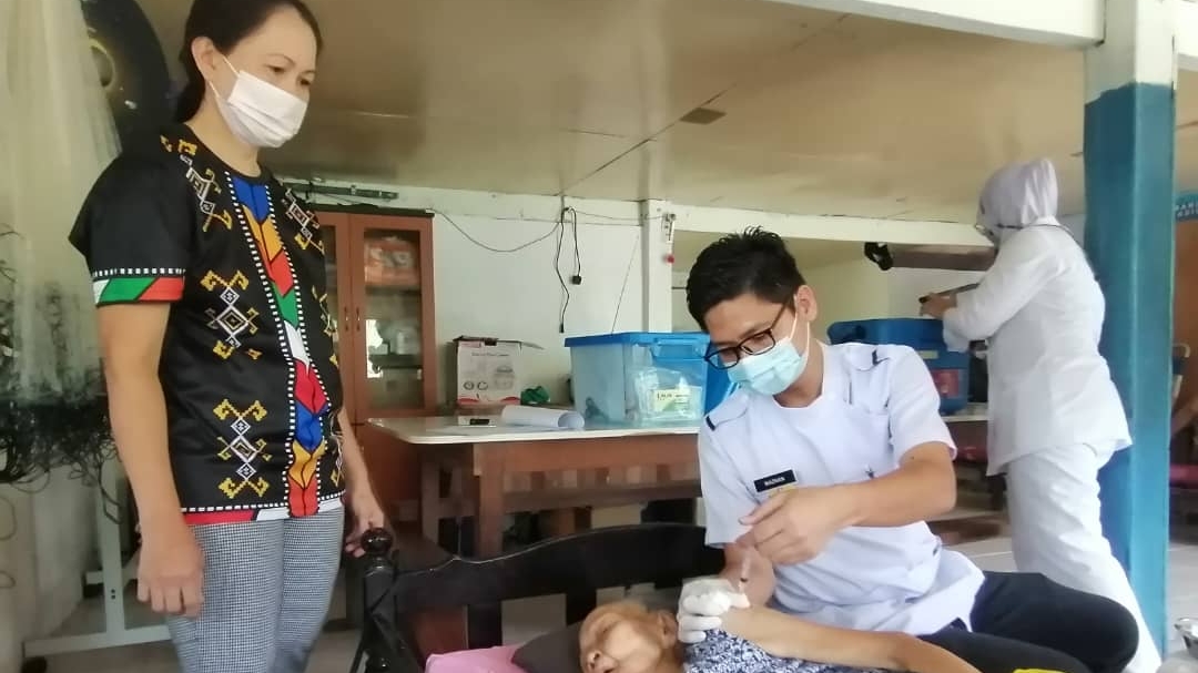 Penduduk luar bandar sambut baik program vaksinasi rumah ke rumah