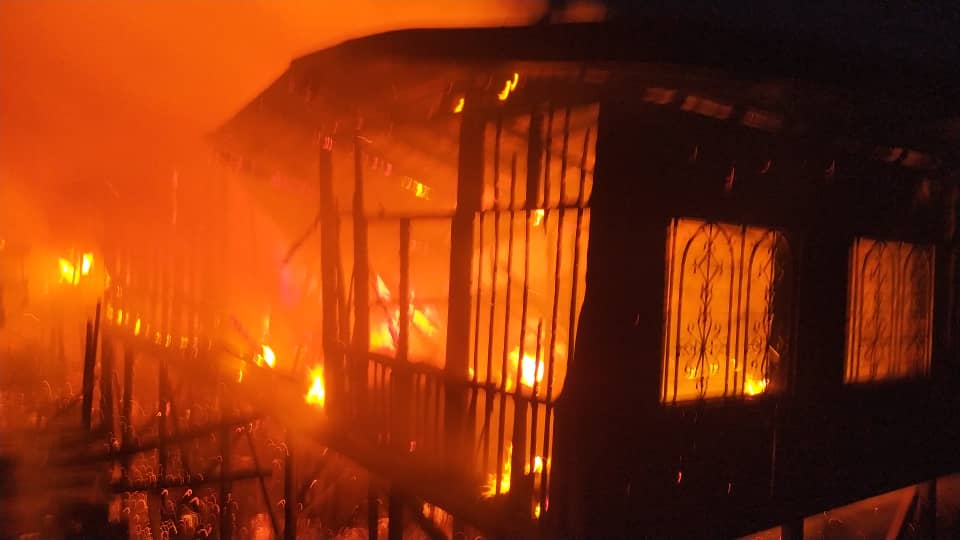 Enam rumah di Kampung Panji musnah terbakar