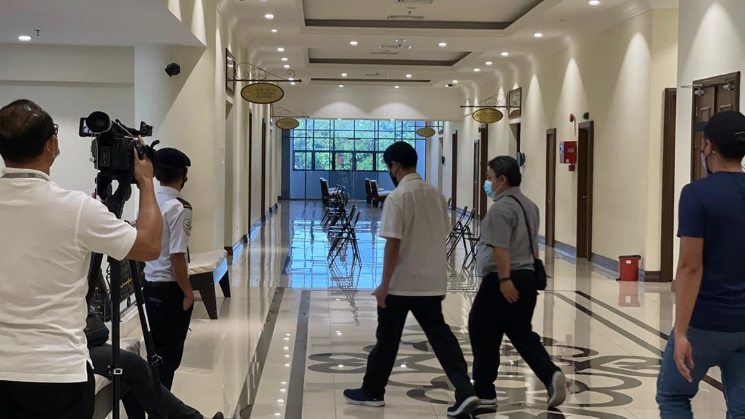 Pembantu tadbir mengaku tidak bersalah terima rasuah RM30,000