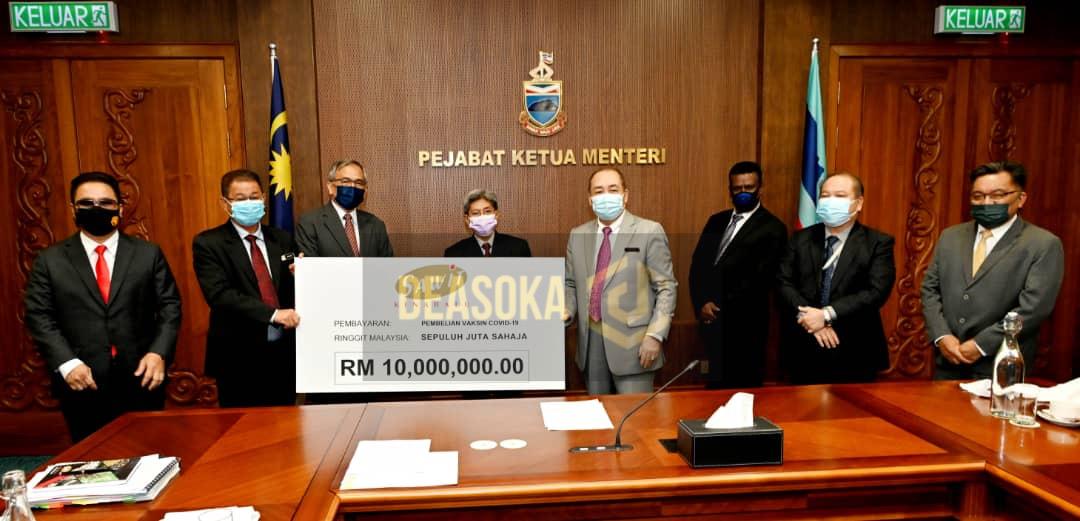 Kerajaan Negeri terima RM20 juta daripada Sawit Kinabalu untuk dividen dan Tabung Covid-19