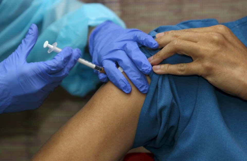 80 peratus lengkap vaksin bulan depan