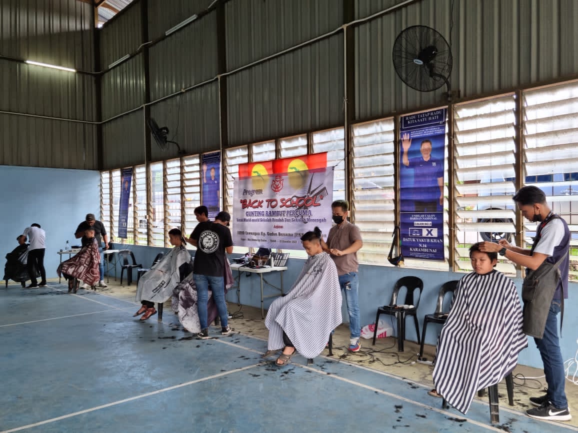 150 Murid Dan Pelajar Gunting Rambut Percuma Di Kampung Gudon Deasoka 