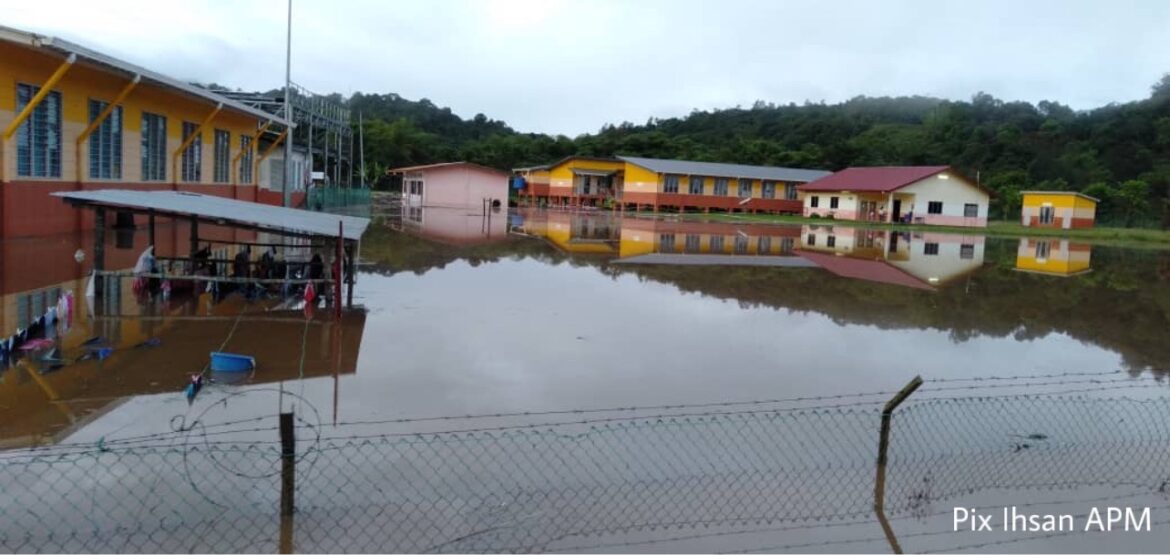 Long Pasia dilanda banjir, 30 rumah dan sawah padi digenangi air