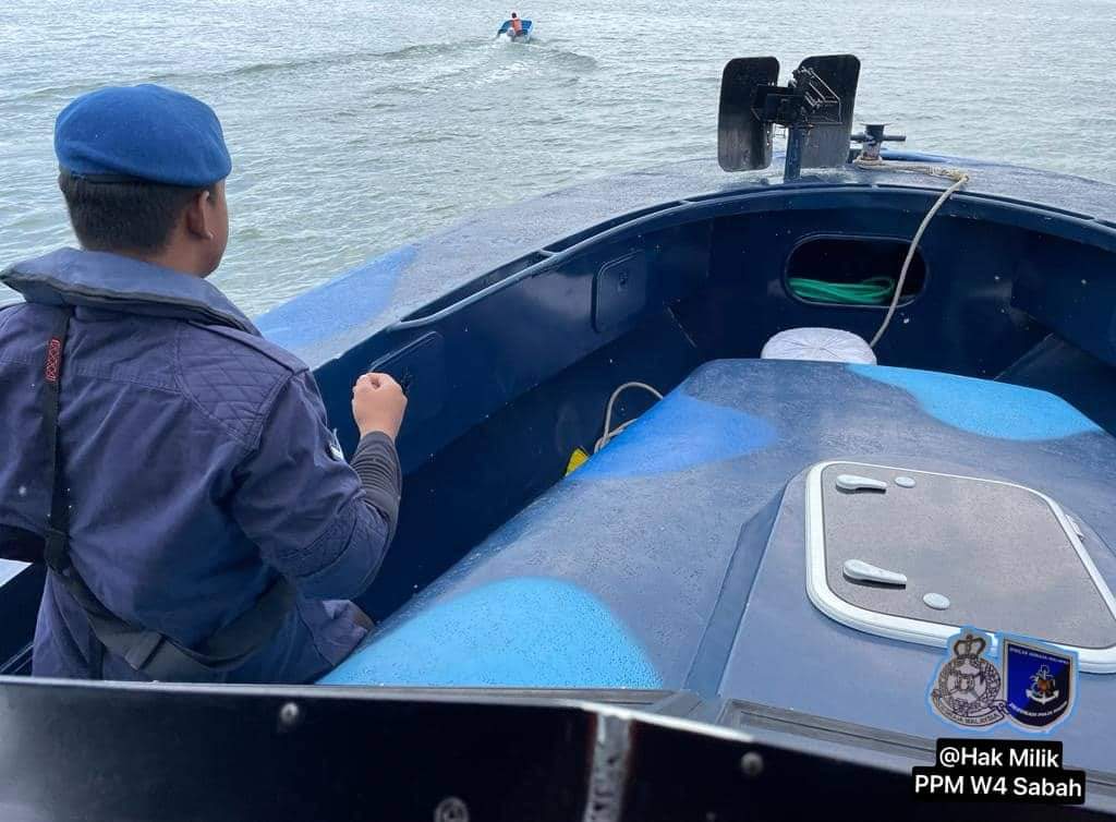 PPM Sandakan usir dua bot laju keluar dari perairan negara