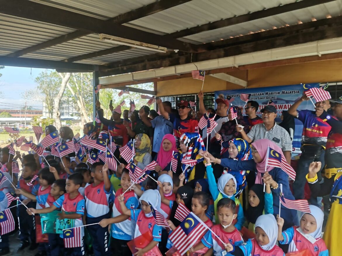 Maritim Malaysia lancar Semarak Merdeka bersama komuniti felda