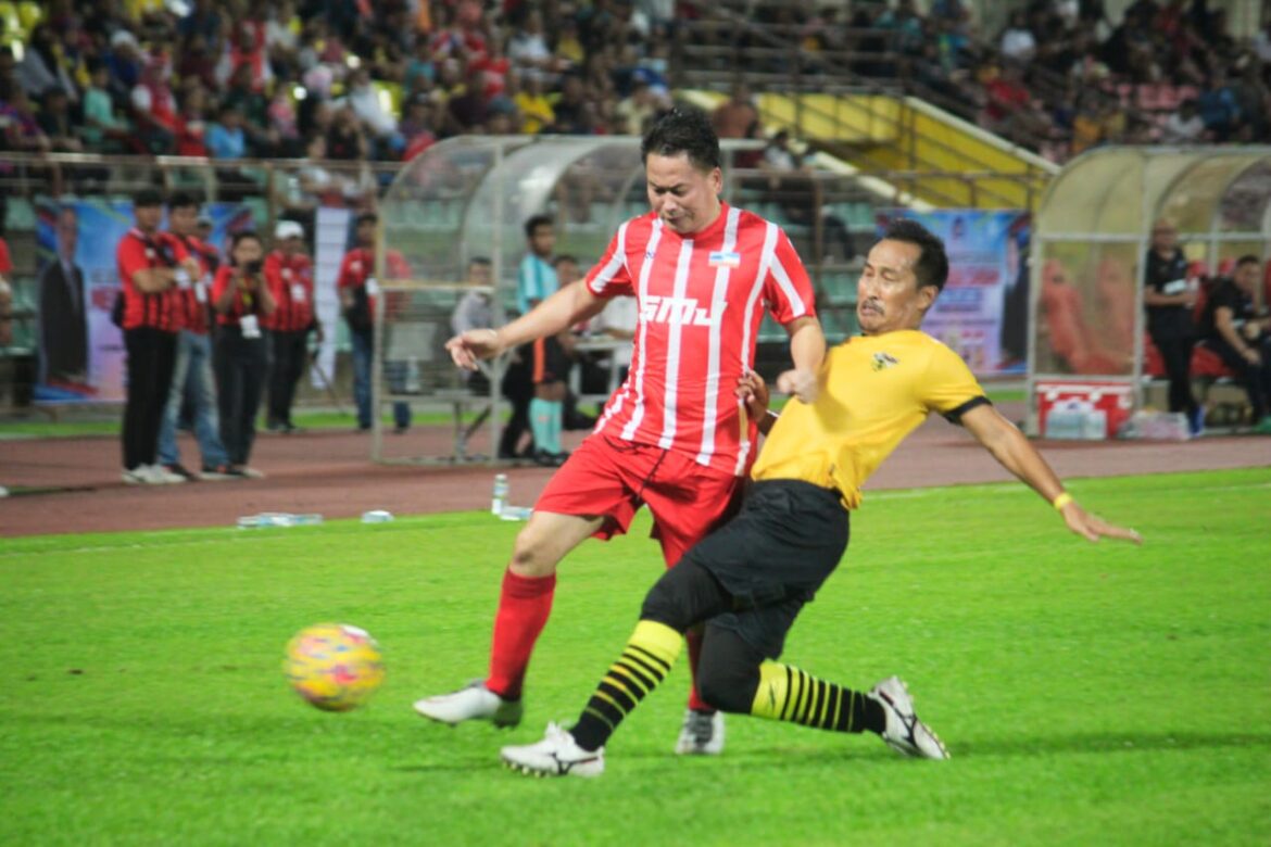 Pesta Bola Merdeka Piala SMJ, dua pasukan dari Sabah langkah kanan