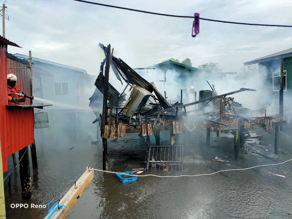 Tiga rumah terbakar Kampung Desa Bajau