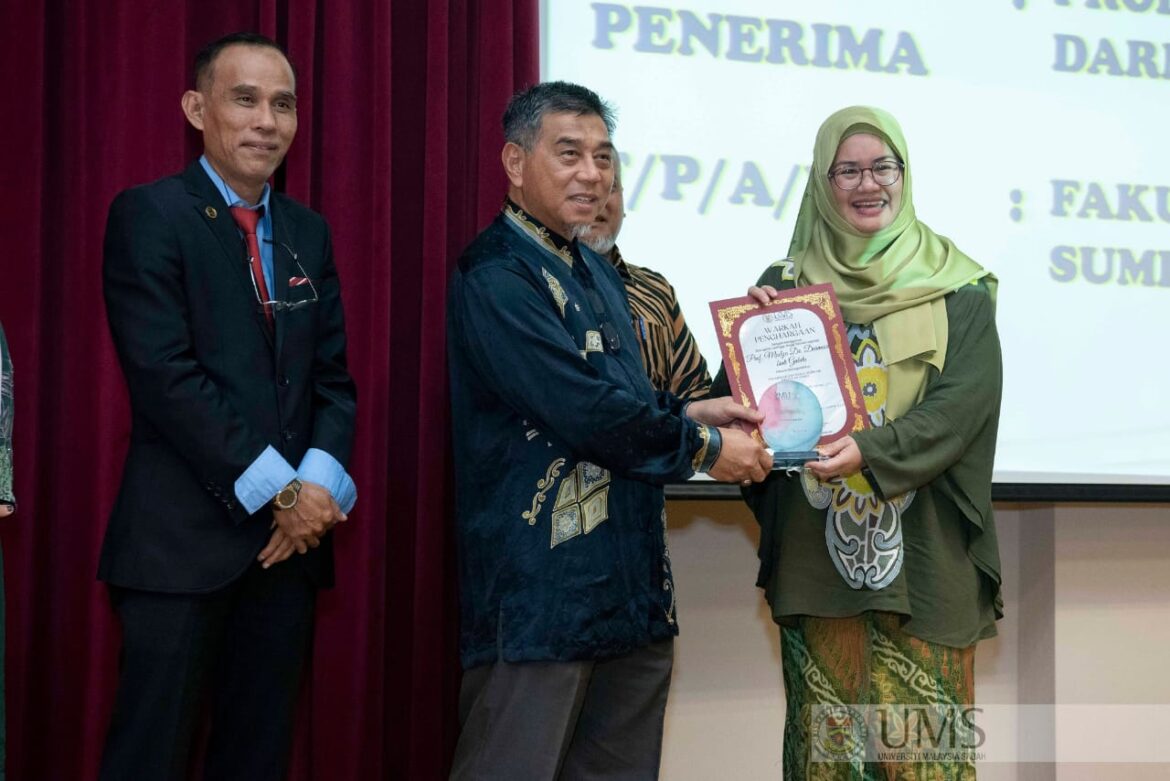 Majlis Anugerah Pascasiswazah 2022 rai graduan pascasiswazah UMS