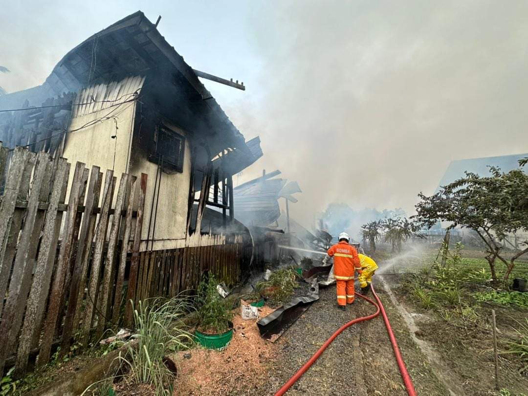 15 pintu rumah pekerja kilang kayu musnah terbakar