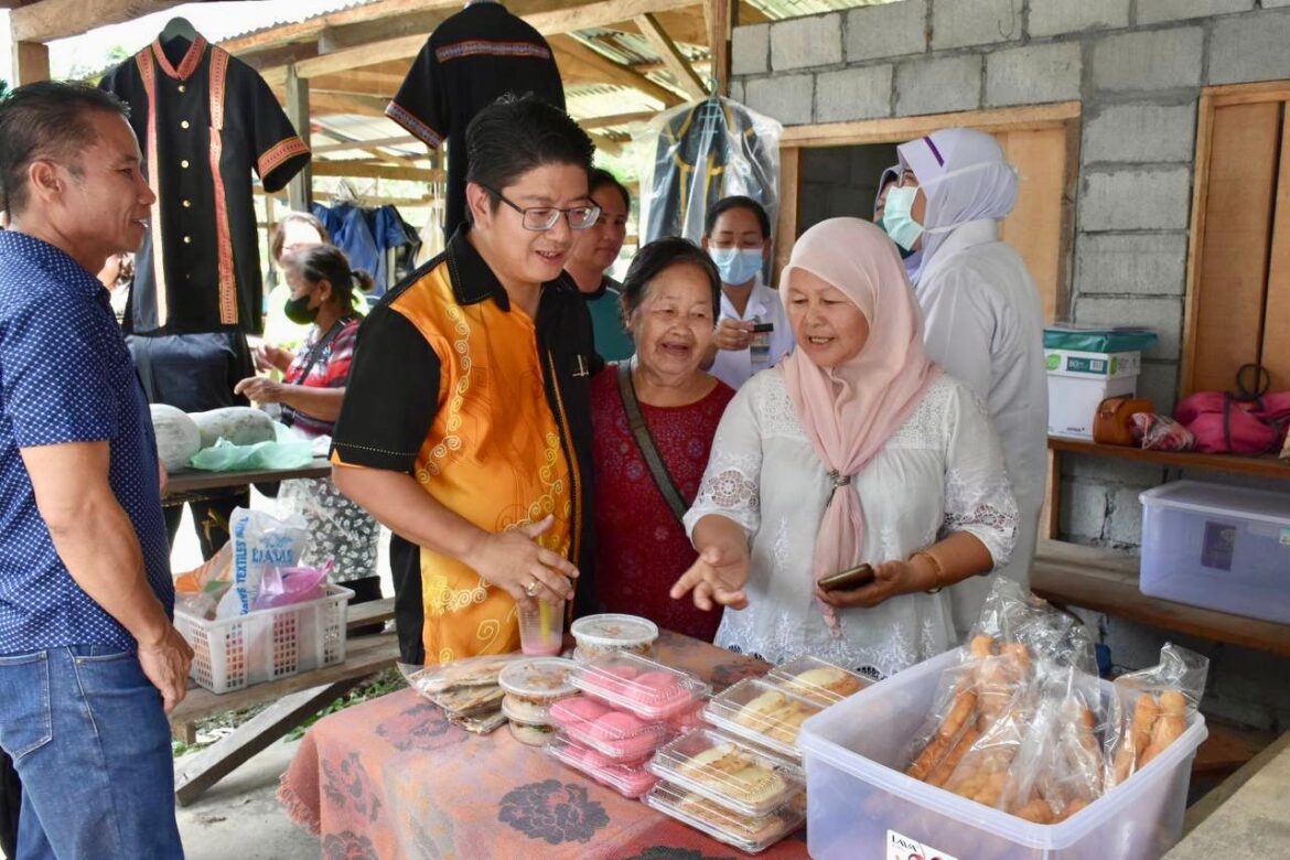 Ewon terus bantu pembinaan gerai keusahawanan desa Kadamaian