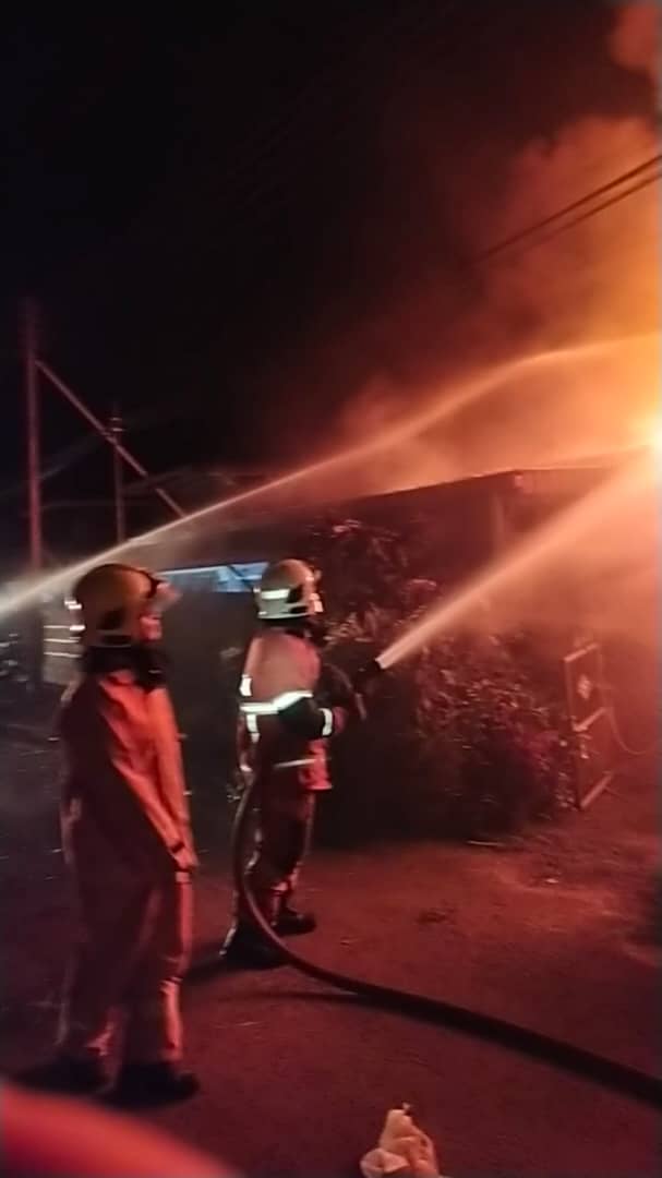 Tiga rumah teres terbakar di Taman Nagapas Papar