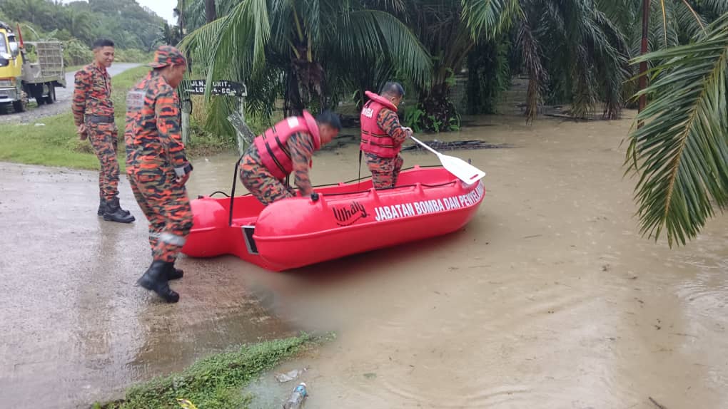 36 mangsa banjir diselamatkan bomba