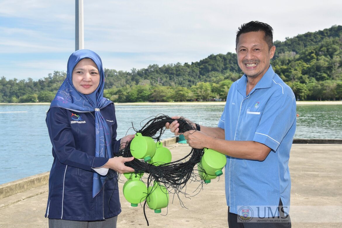 UMS terima peralatan penanaman rumpai laut daripada Jabatan Perikanan Sabah