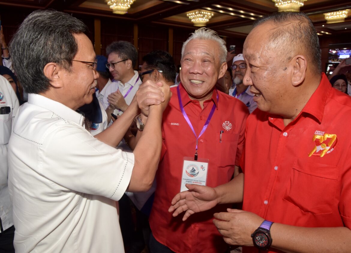 WARISAN, UMNO Sabah gandingan baharu hadapi PRN Sabah?