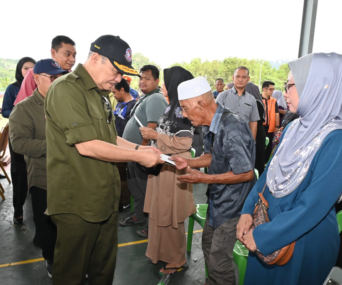71 KIR mangsa kebakaran Logpond terima bantuan RM3,000
