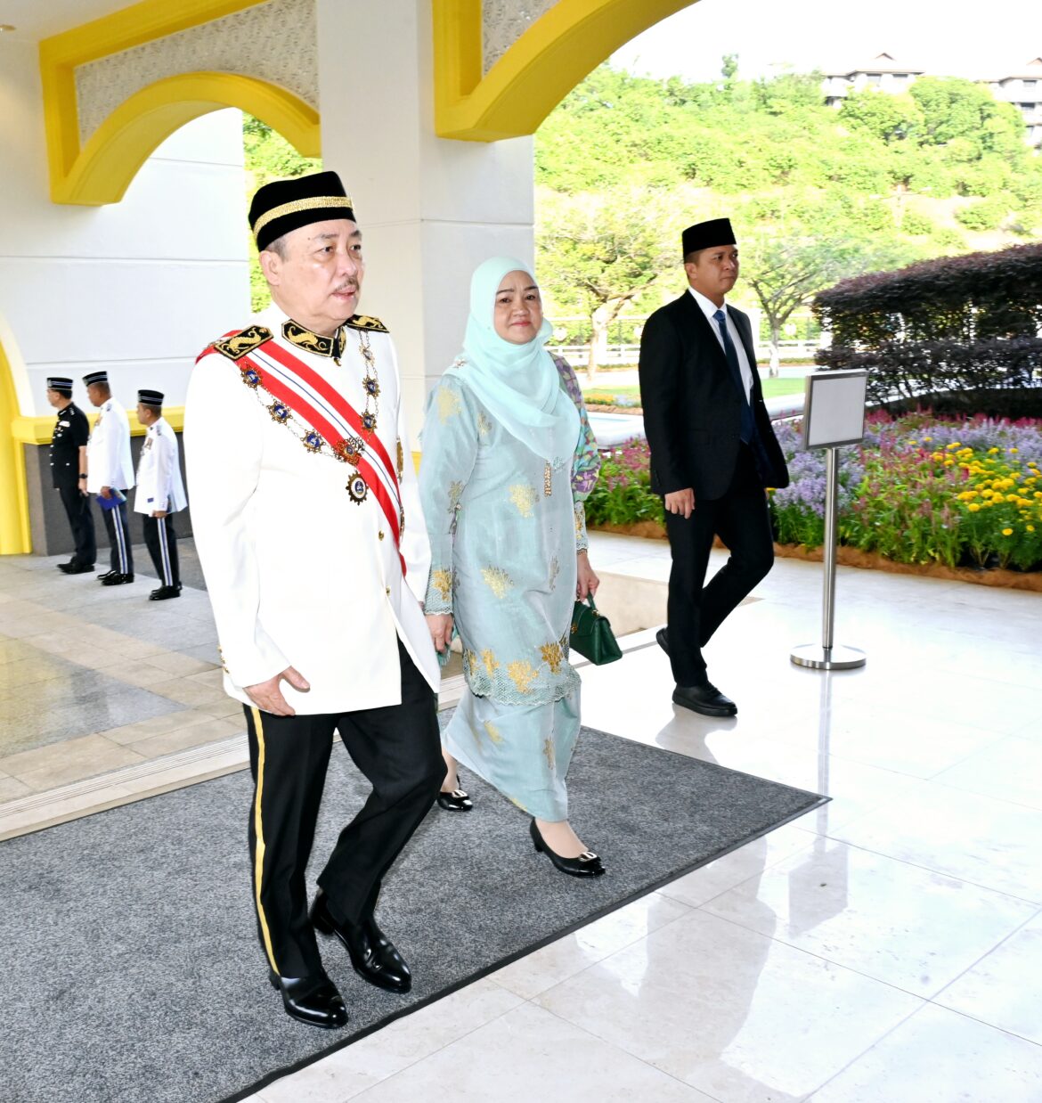 Ketua Menteri hadir Istiadat Pertabalan Yang di-Pertuan Agong