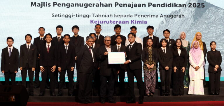 Petronas 02