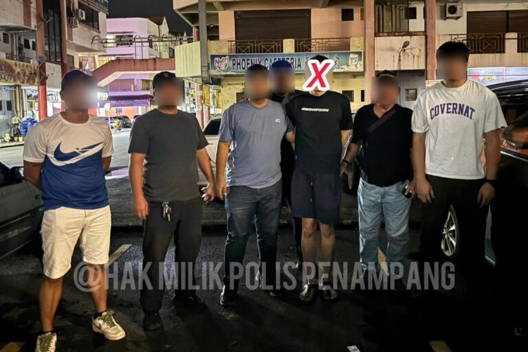 d425a2fd-f288-4e13-b5df-4856c3e6ba8f