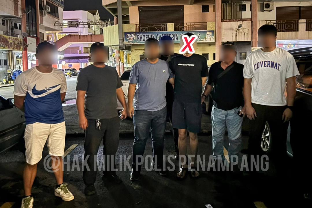 d425a2fd-f288-4e13-b5df-4856c3e6ba8f