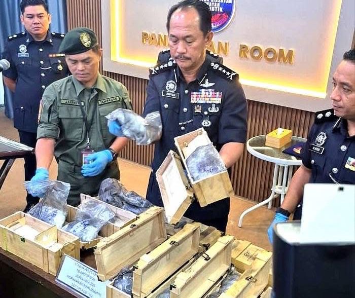 ec53f43f-e5a2-492c-90c6-bc7123cdaa9f