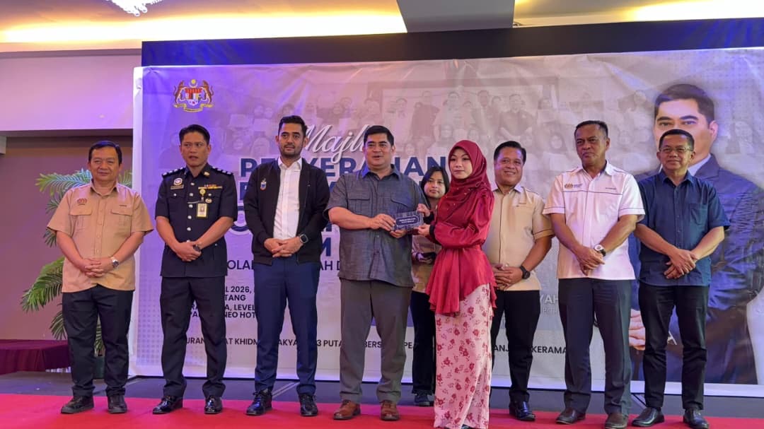 c3589748-4c63-4b9a-bab7-6a1b3d55d331